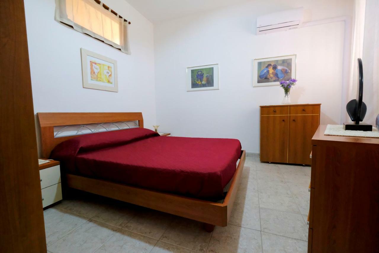 Bed & Breakfast L'Aquilino Iglesias Bagian luar foto